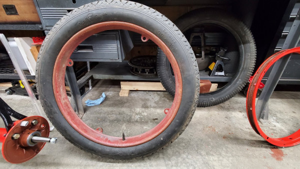 This is 1 of the rims. Sorry tire not removed