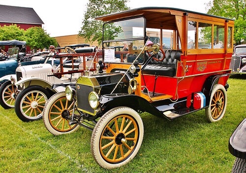 Fabulous Omnibus built by Robert Wirth in 1973.