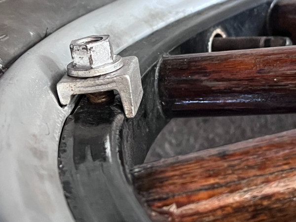 loose rim lug