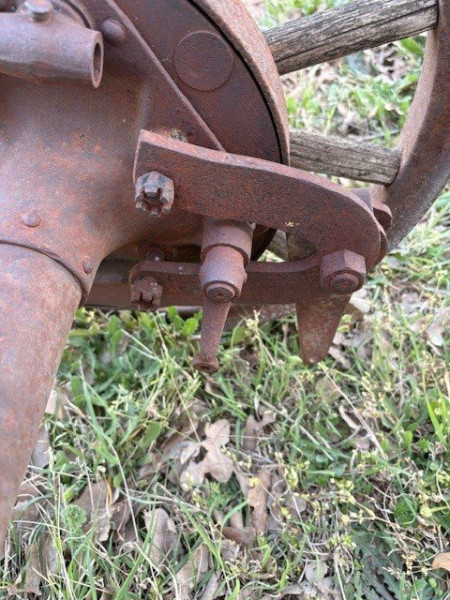 old_27_rearend bracket.jpg