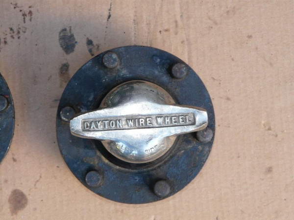 359246 10-08-2011 Dayton Knock Off Hub Cap.jpg