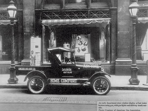 Laclede Gas Light Co - St Louis old.jpg