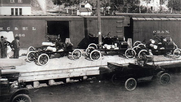 boxcar 1913s on loading dock.jpg