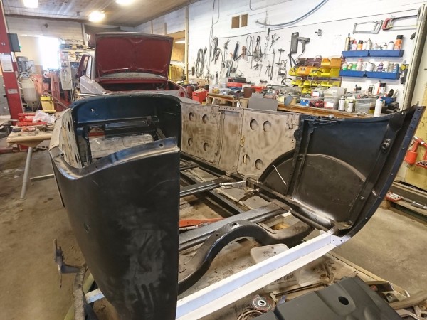 Drop rear Sweden crossmember.jpg