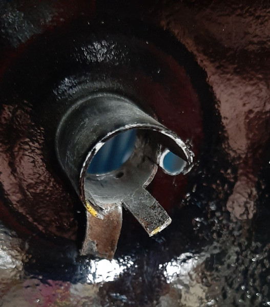 Headlight socket reorientation 3.jpg