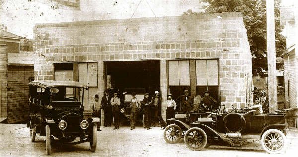 Pioneer Garage now Tall Timber 1915.jpg