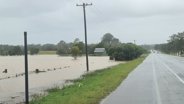 20250520_121614.jpg (220.39 KiB) Viewed 4955 times Water levels rising, picture taken before road closure due to inundation...