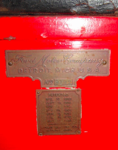 Early 1909 patent plates.jpg