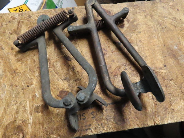 windshield brackets.JPG