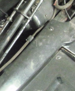 IWires along frame clips .JPG