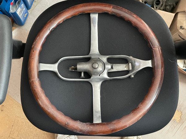 fatman model t steering wheel mine unknown.jpg