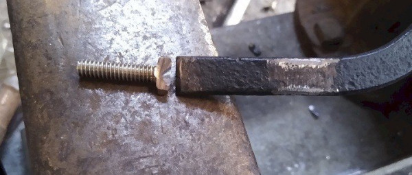 Right latch 07.jpg