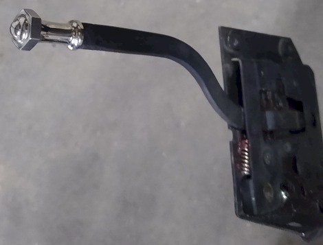Right latch 08.jpg