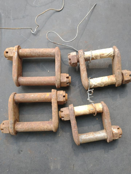 shackles 2.jpg