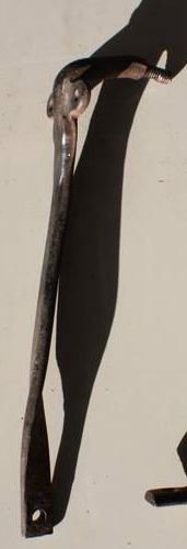 David Dare 1915-21ish touring top pivot iron.JPG