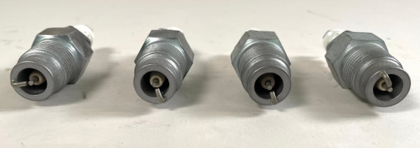 plugs2.jpg
