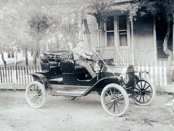 1912 Model T HH Klassen.jpg