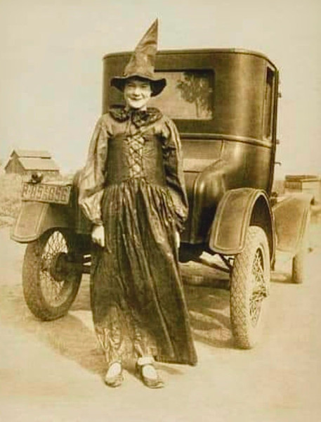 Halloween Model T.jpeg