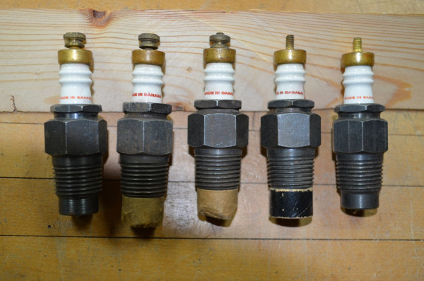CANADIAN NOS CHAMPION X PLUGS - REAR VIEW.JPG