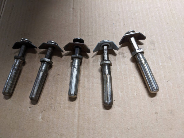 777 Valve stems 12 19 25 D .jpg