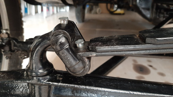 Oilers front axle 2.jpg