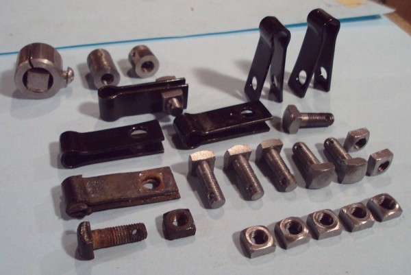 engine pans bolts and nuts.jpg