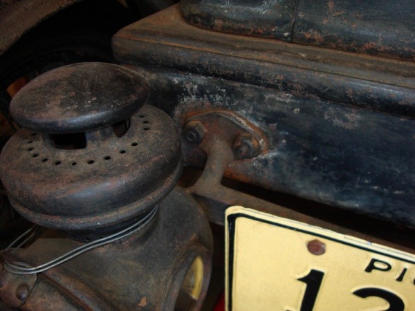 lamp bracket.jpg