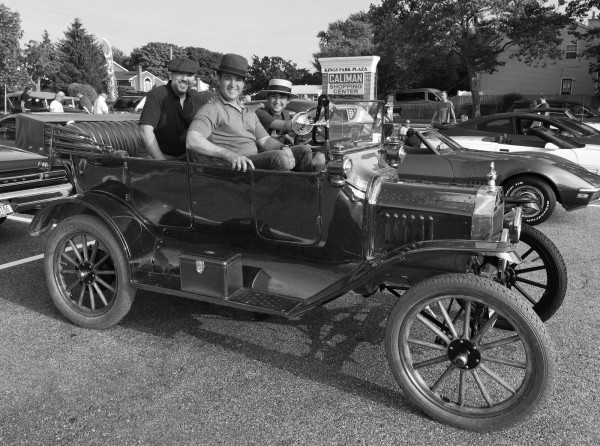 Calliman Family 6 BW.jpg