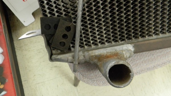 NOS AFT MKT RADIATOR 005.JPG