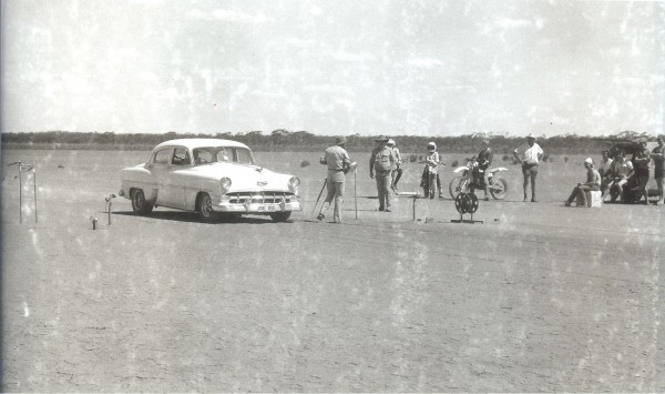 '54 Dry Lake racing Kalgoorlie 001.jpg