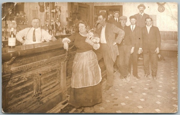 saloon.jpg