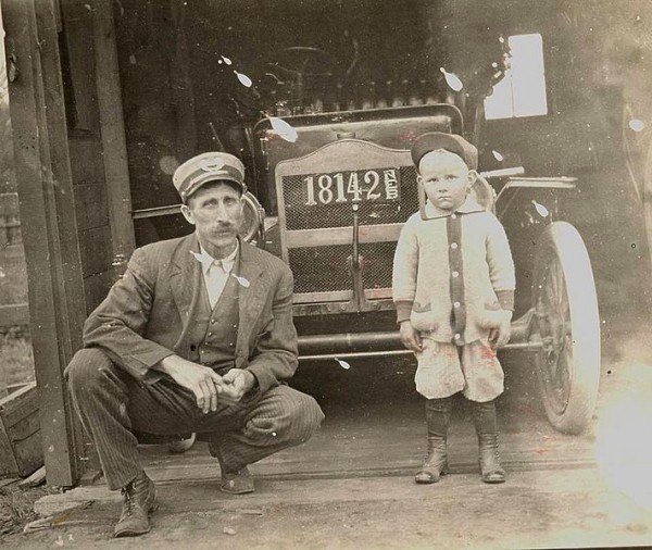 1911 Nebraska license plate.jpg