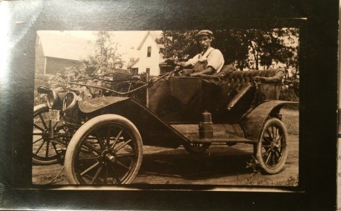 Wrecked Model T 4.jpg