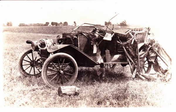 Wrecked Model T 1.jpg