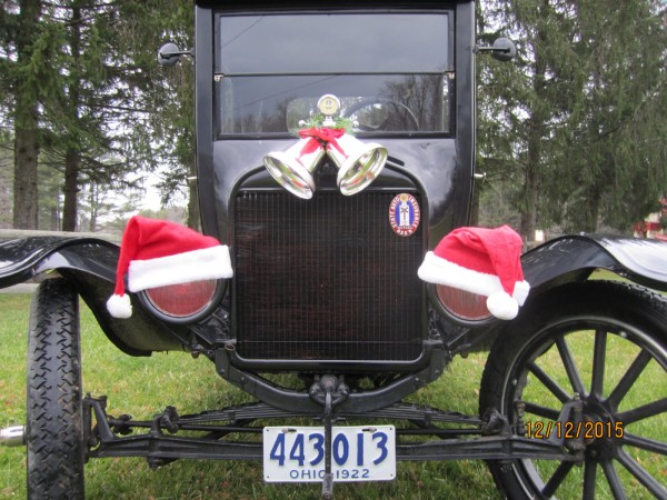 '22 Coupe ready for Christmas 1.JPG