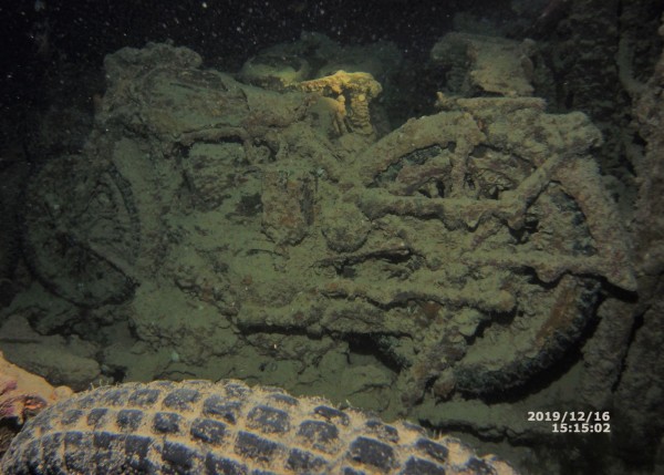 MICR015402.jpg