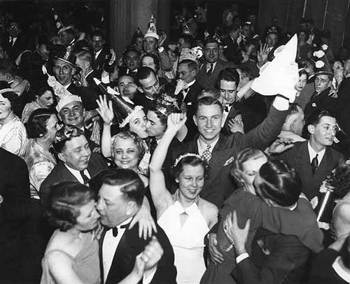 Happy-New-Year-1920.jpg