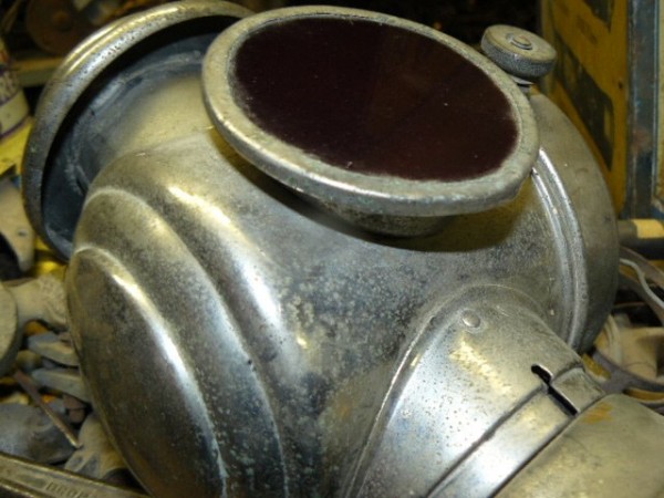 120-A TAIL LIGHT 002.JPG