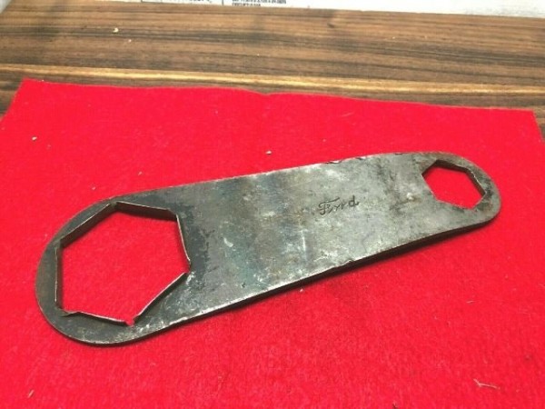 Ford wrench.jpg