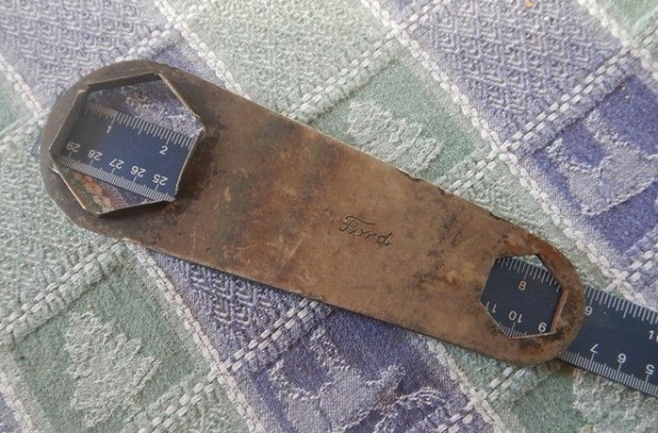 Ford wrench 1.jpg