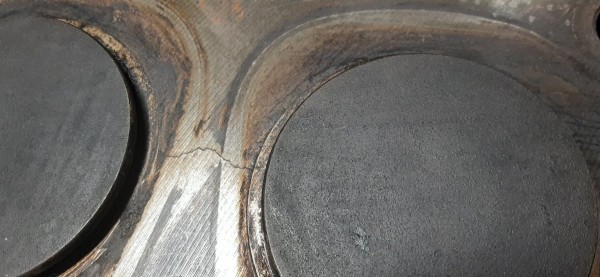 Block Crack 1.jpg