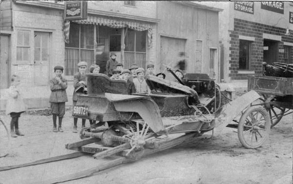 wrecked model t 2.jpg