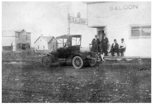 saloon.jpg