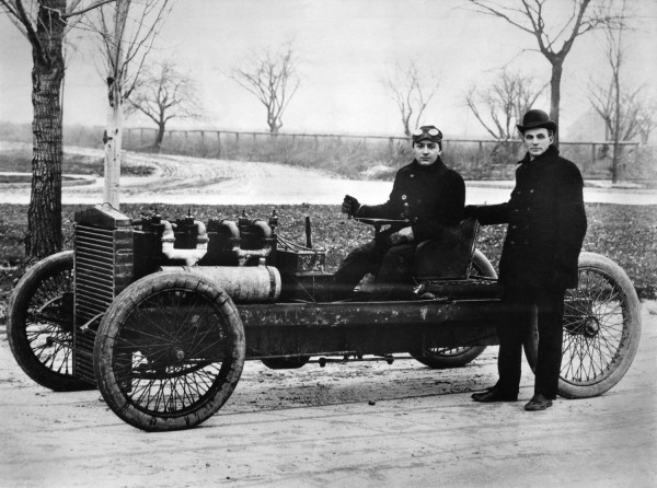 Ford-999-Henry-Ford-and-Barney-Oldfield.jpg