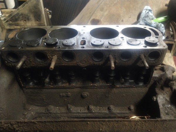 Valve cover removed, one piece