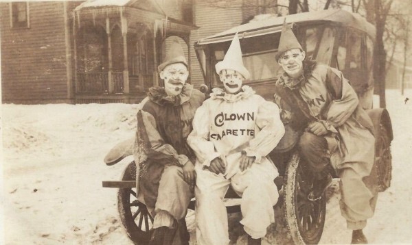 clown cigarette.JPG