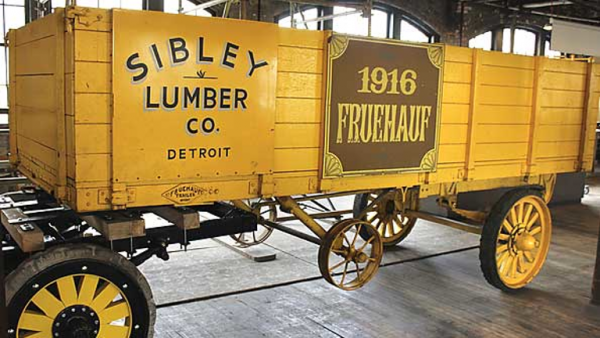 Sibley Lumber Freuhauf Trailer.png