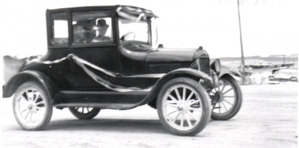 121._Stan's_Model_T_in_a_parade,_1959.jpg