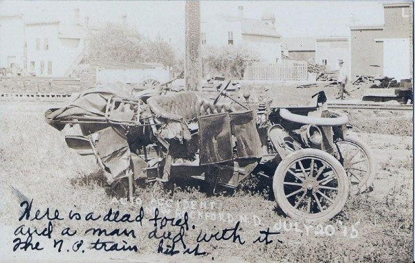 1913 wreck.jpg