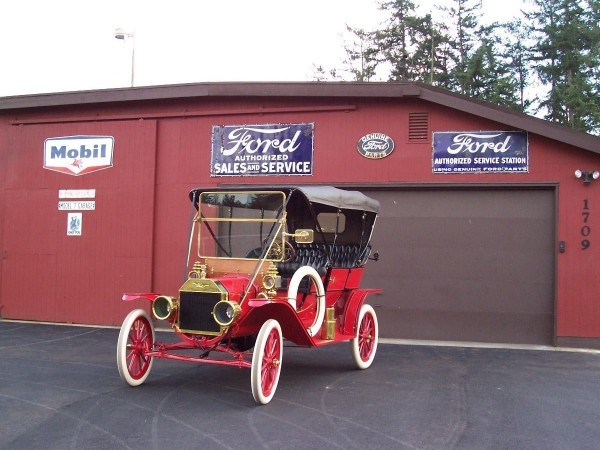2006 '09 & signs.JPG
